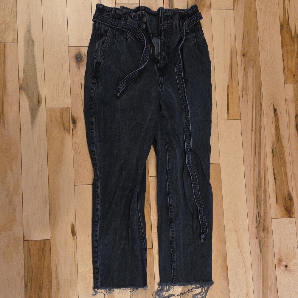 Women's Black High-Waisted Jeans